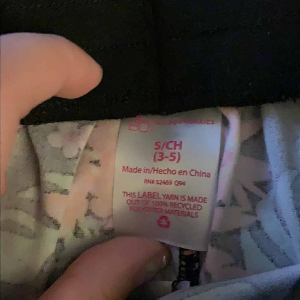 Workout shorts - Picture 2 of 2